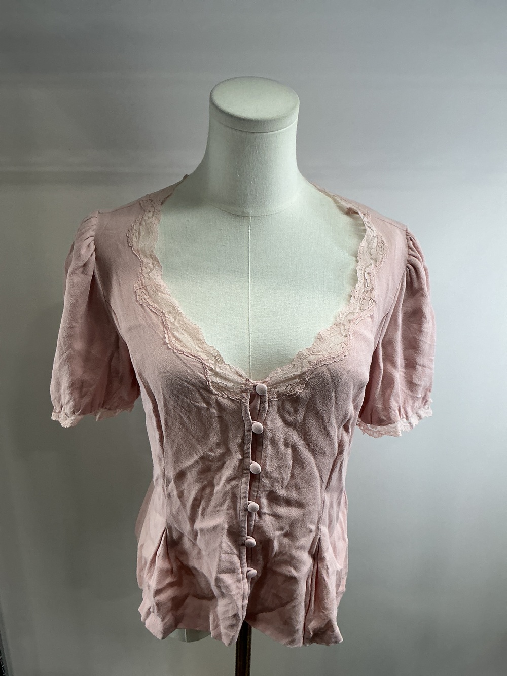 Lightweight Crepe Lace Puff Sleeve Blouse